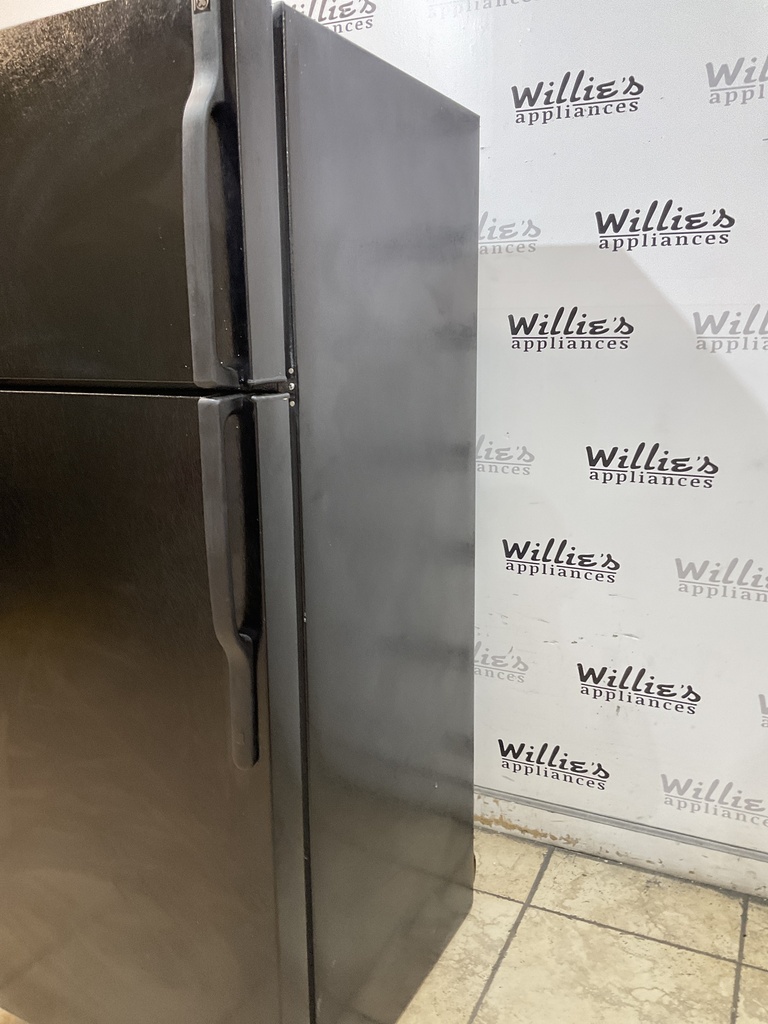 Ge Used Refrigerator Top and Bottom 28x67 (Black) 