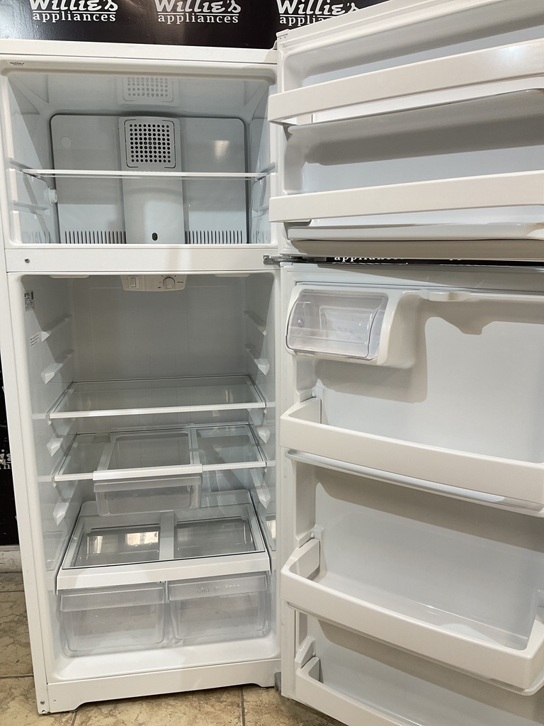 Ge Used Refrigerator Top and Bottom 28x66 1/2” (White) 