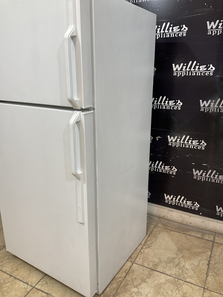 Hotpoint Used Refrigerator Top and Bottom 28x59 1/2” (White) 