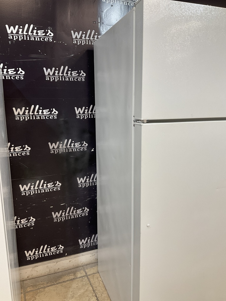 Ge Used Refrigerator Top and Bottom 28x67 (White) 