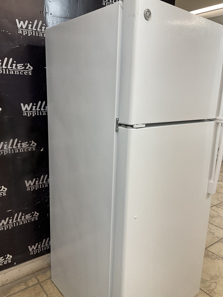 Ge Used Refrigerator Top and Bottom 28x66 1/2” (Bisque) 