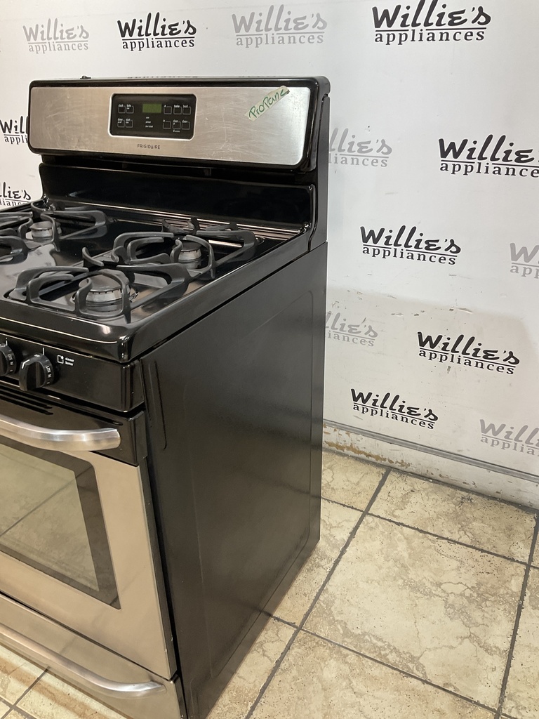 Frigidaire Used Gas Propane Stove 30inches (White) 