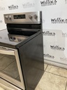 Whirlpool Used Electric Stove 220volts (40/50 AMP) 30inches {no cord} 
