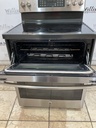Ge Used Electric Stove 220volts (40/50 AMP) 30inches {3 prong} 