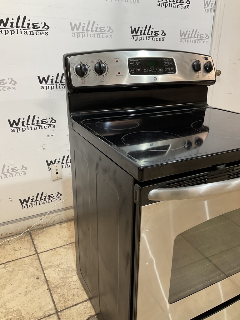 Ge Used Electric Stove 220volts (40/50 AMP) 30inches {4 prong} (Stainless Steel) 