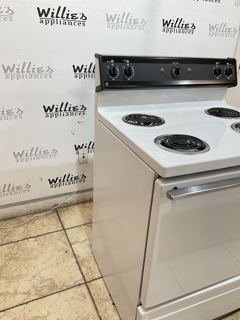 Ge Used Electric Stove 220volts (40/50 AMP) 30inches {3 prong} (White/Black) 