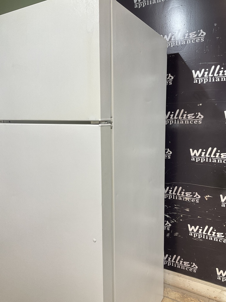Ge Used Refrigerator Top and Bottom 28x67 (White) 