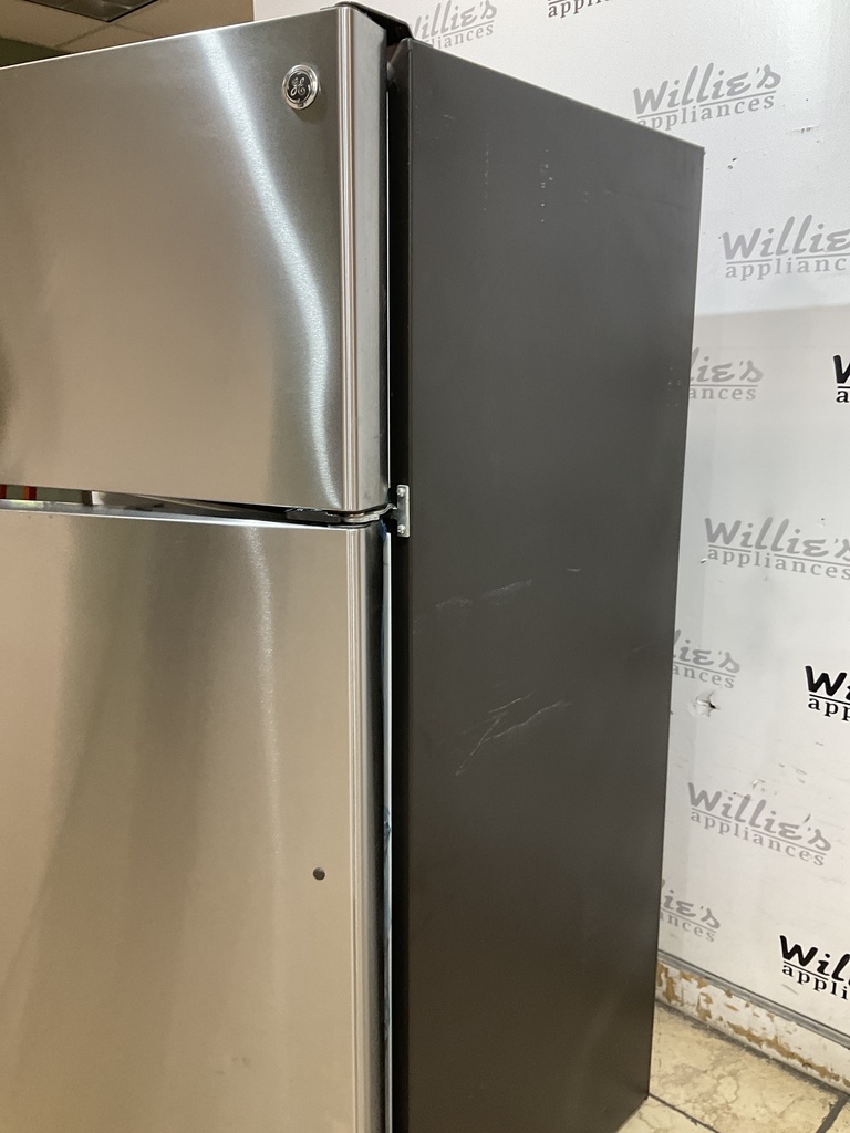 Ge Used Refrigerator Top and Bottom 28x64 (Stainless Steel) 