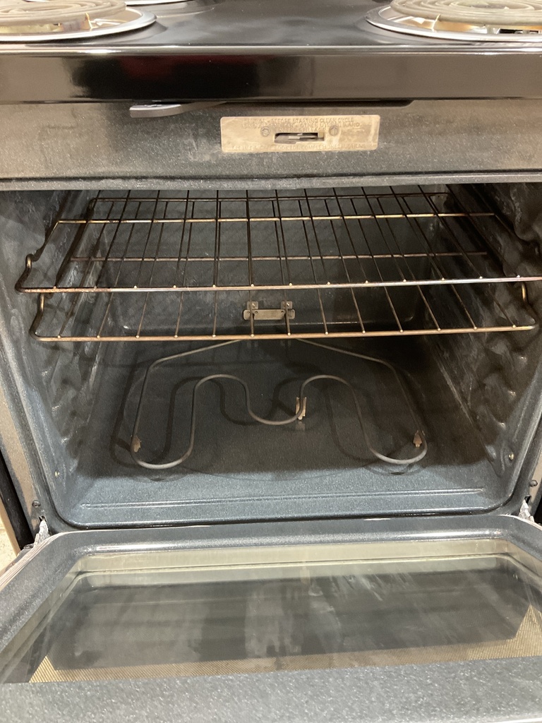 Ge Used Electric Stove 220volts (40/50 AMP) 30inches {3 prong} (Black) 