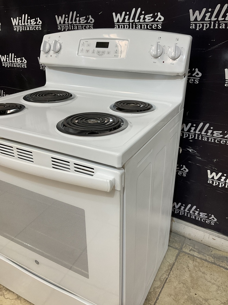 Ge Used Electric Stove 220volts (49/50 AMP) 30inches {3 prong} (white)