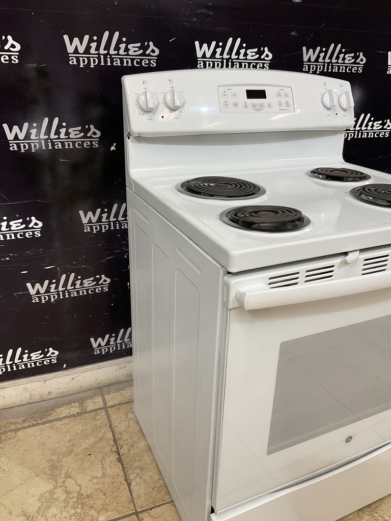 Ge Used Electric Stove 220volts (49/50 AMP) 30inches {3 prong} (white)