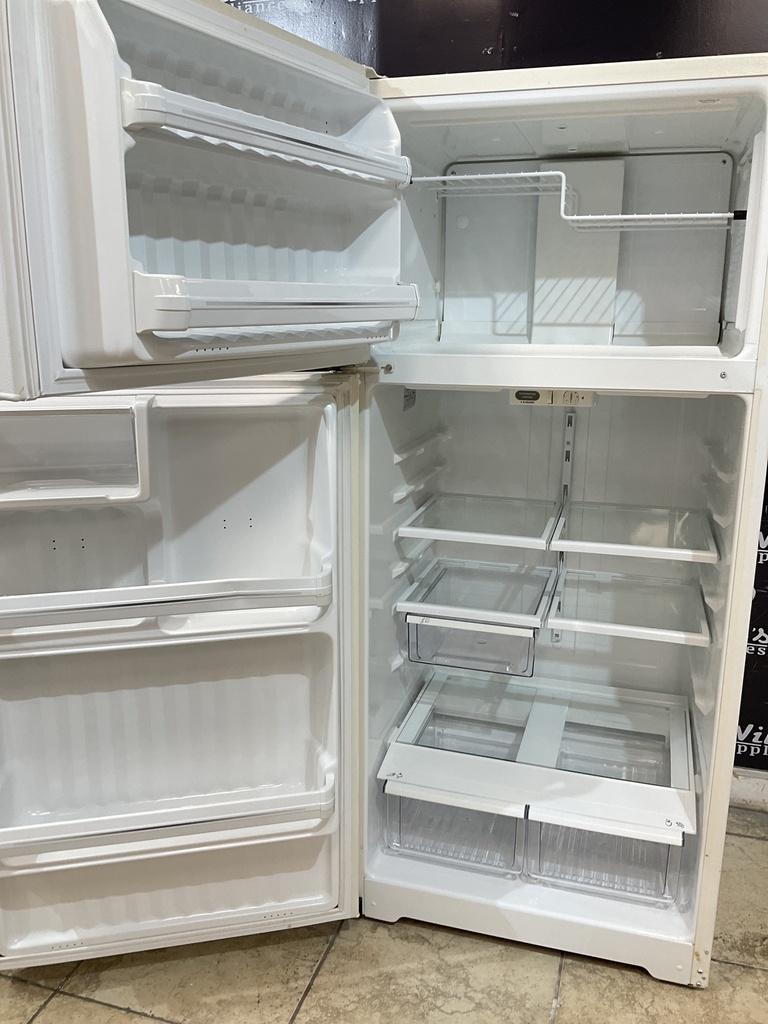 Ge Used Refrigerator Top and Bottom 28x64 1/2” (White) 