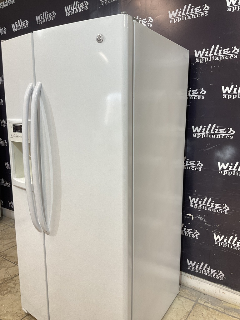 Ge Used Refrigerator Side by Side 33x69 1/2” (White)