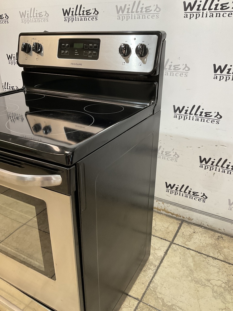 Frigidaire Used Electric Stove 220volts (40/50 AMP) 30inches {3 prong} (Stainless Steel)