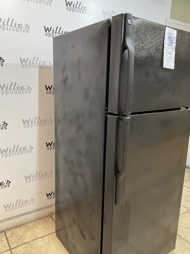 Ge Used Refrigerator Top and Bottom 28x67 (Black) 