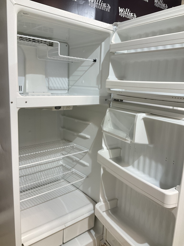 Ge Used Refrigerator Top and Bottom 28x64 1/2” (White) 