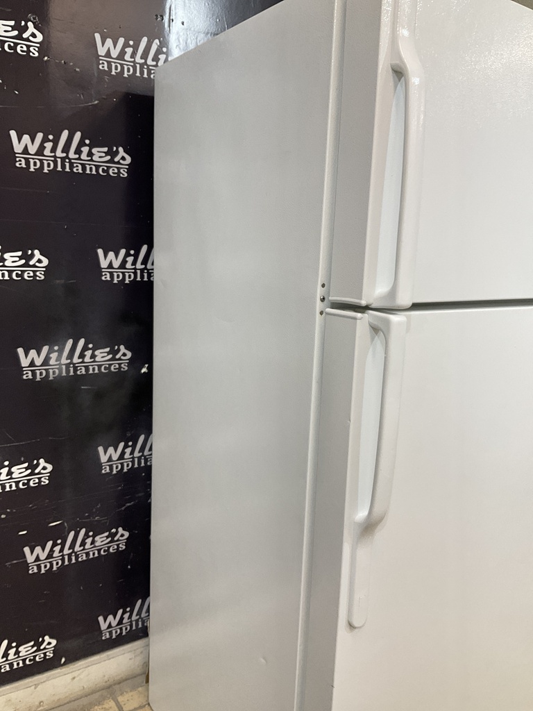 Ge Used Refrigerator Top and Bottom 28x67 (White)