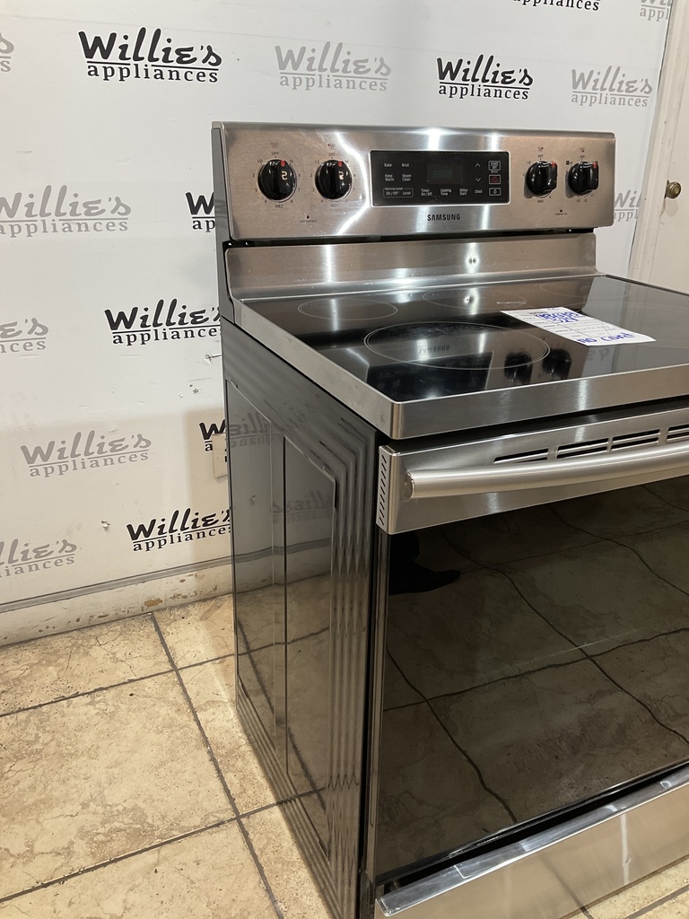 Samsung Used Electric Stove 220volts (40/50 AMP) 30inches {no cord} (Stainless steel)
