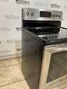 Frigidaire Used Electric Stove 220volts (40/50 AMP) 30inches {3 prong} (Stainless steel) 