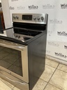 Frigidaire Used Electric Stove 220volts (40/50 AMP) 30inches {3 prong} (Stainless steel) 