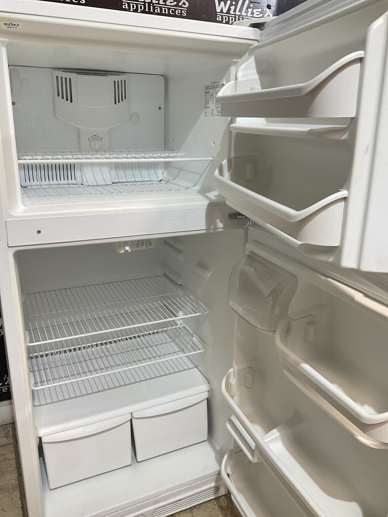 Frigidaire Used Refrigerator Top and Bottom 28x59 1/2” (White) 