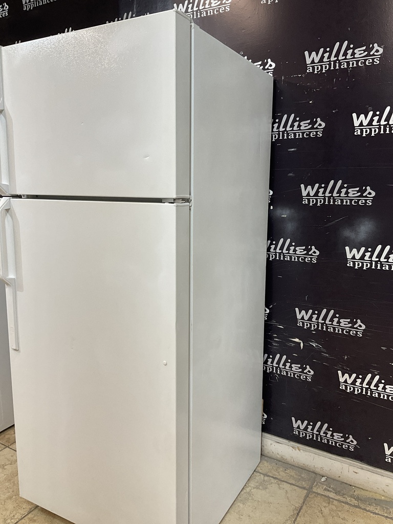 Hotpoint Used Refrigerator Top and Bottom 28x67 (White) 