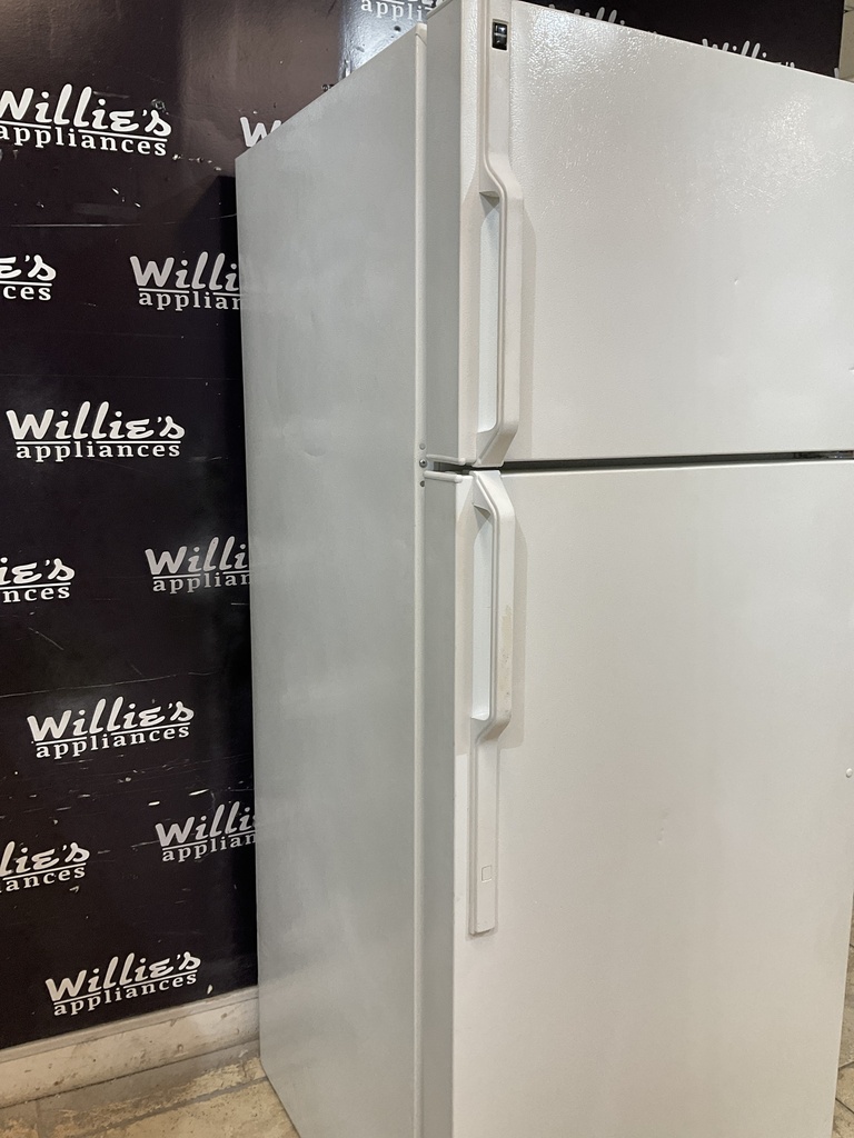 Hotpoint Used Refrigerator Top and Bottom 28x67 (White) 
