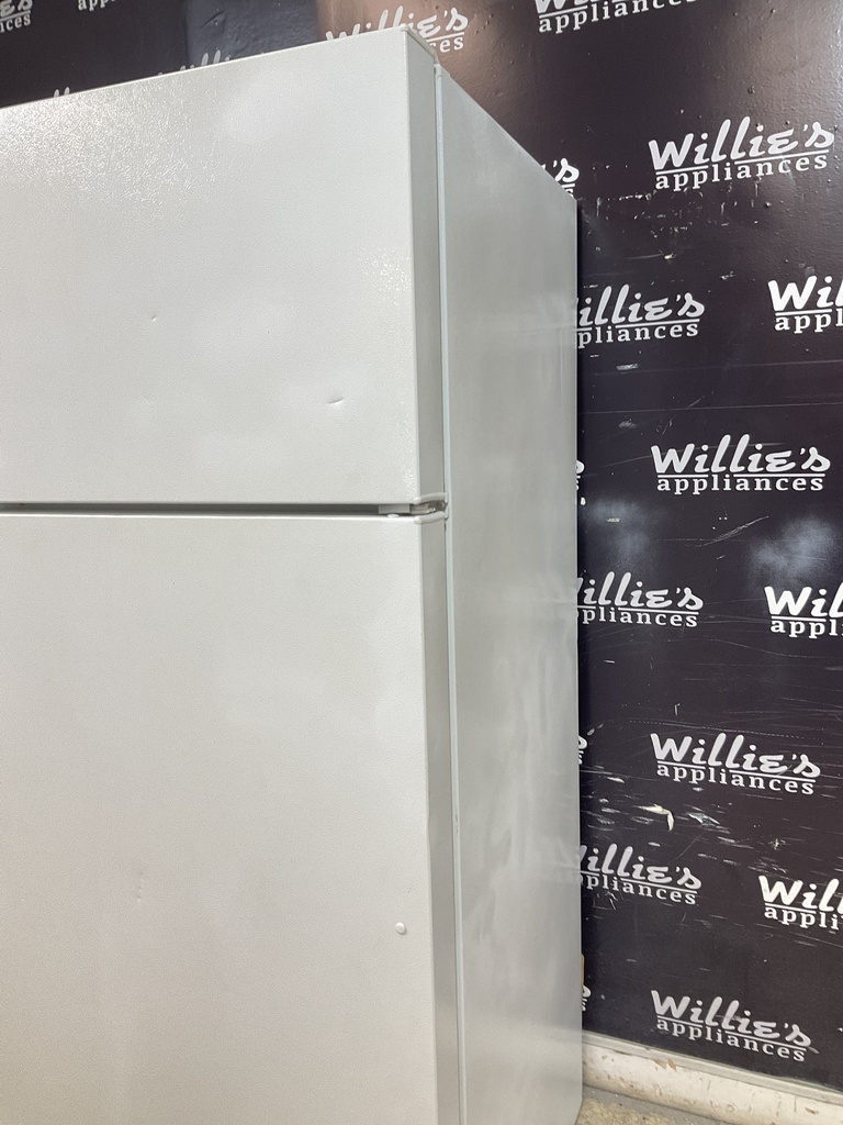 Hotpoint Used Refrigerator Top and Bottom 28x67 (White) 
