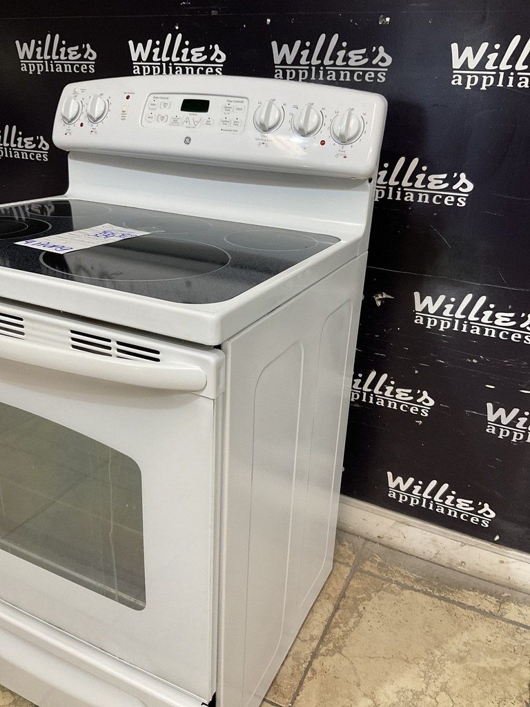 Ge Used Electric Stove 220volts (40/50 AMP) 30inches {4 prong} (White) 
