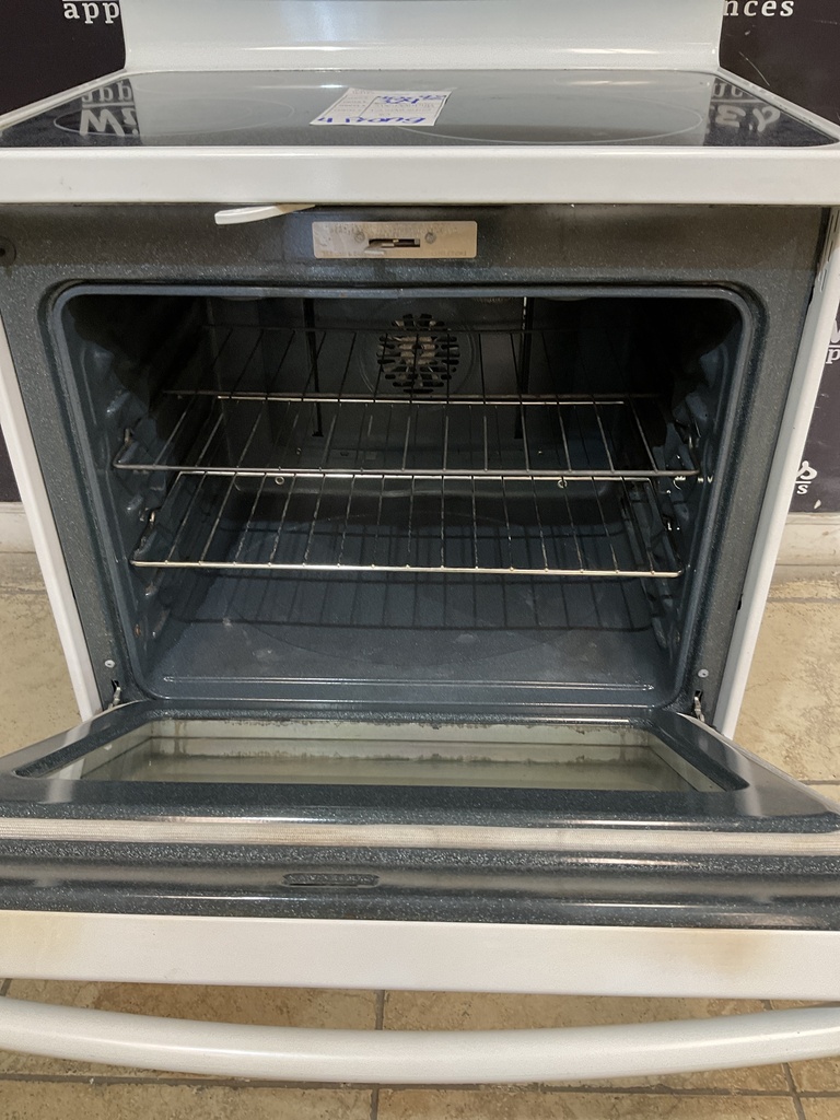 Ge Used Electric Stove 220volts (40/50 AMP) 30inches {4 prong} (White) 