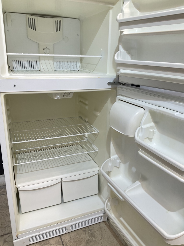 Frigidaire Used Refrigerator Top and Bottom 28x60 (White) 