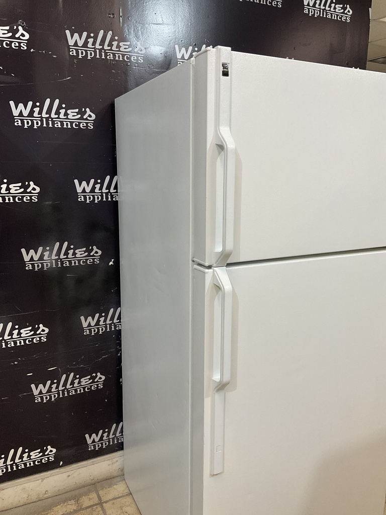 Hotpoint Used Refrigerator Top and Bottom 28x61 1/2” (White) 