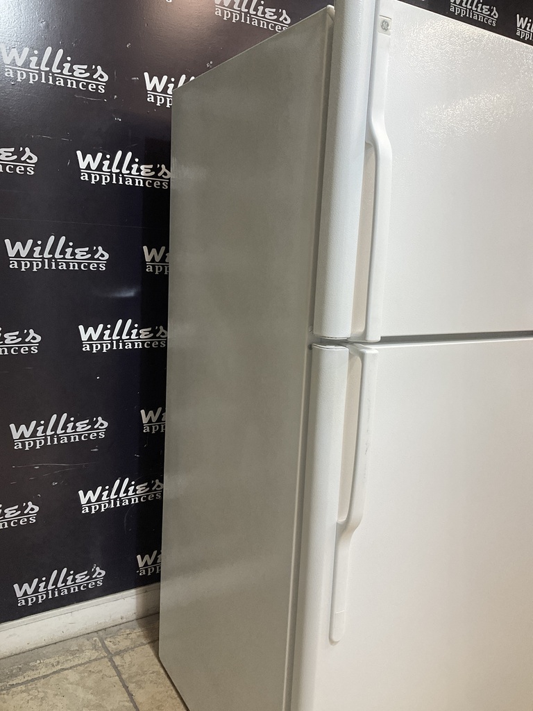 Ge Used Refrigerator Top and Bottom 30x66 (White) 