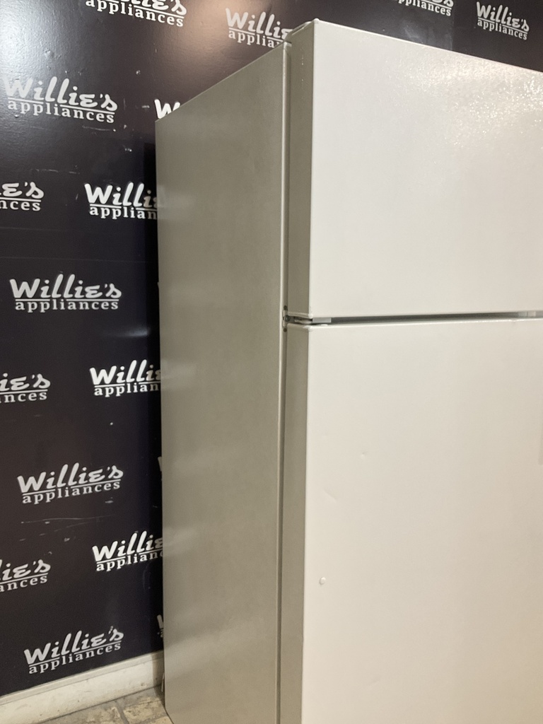 Ge Used Refrigerator Top and Bottom 28x67 