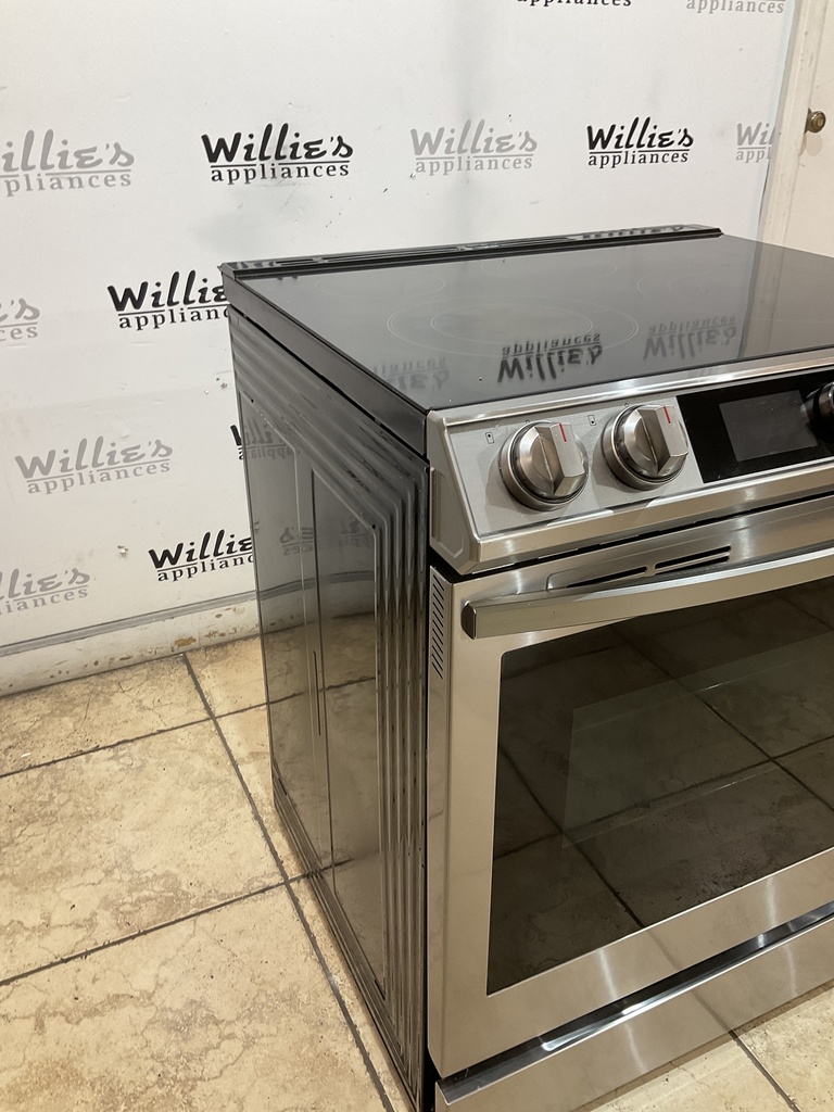 Samsung Used Electric Stove 220volts (40/50 AMP) 30inches {4 prong} 