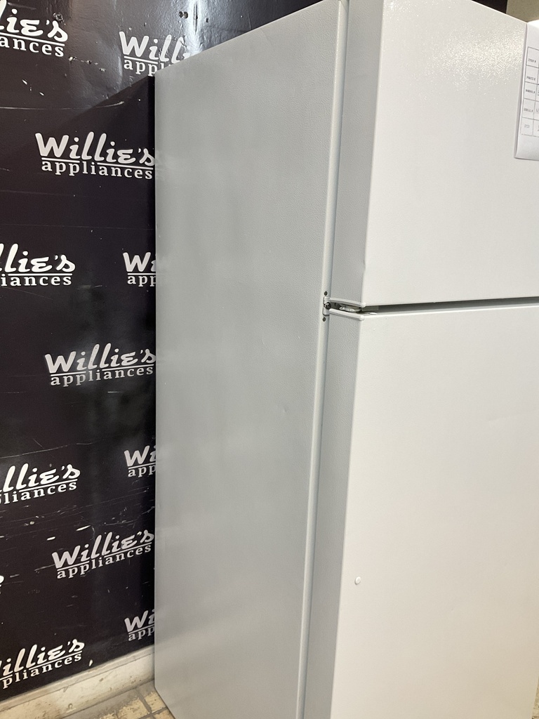 Ge Used Refrigerator Top and Bottom 28x67 (White) 