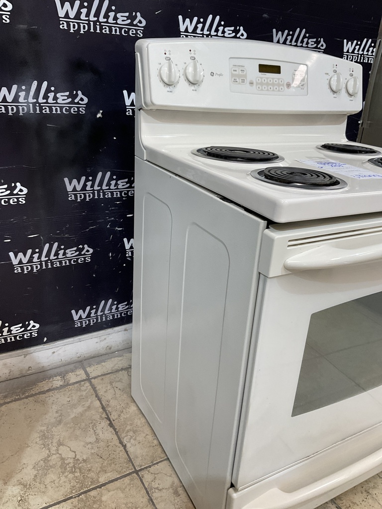Ge Used Electric Stove 220volts (40/50 AMP) 30inches {3 prong}  (Bisque) 