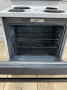 Ge Used Electric Stove 220volts (40/50 AMP) 30inches {3 prong} (White/Black) 