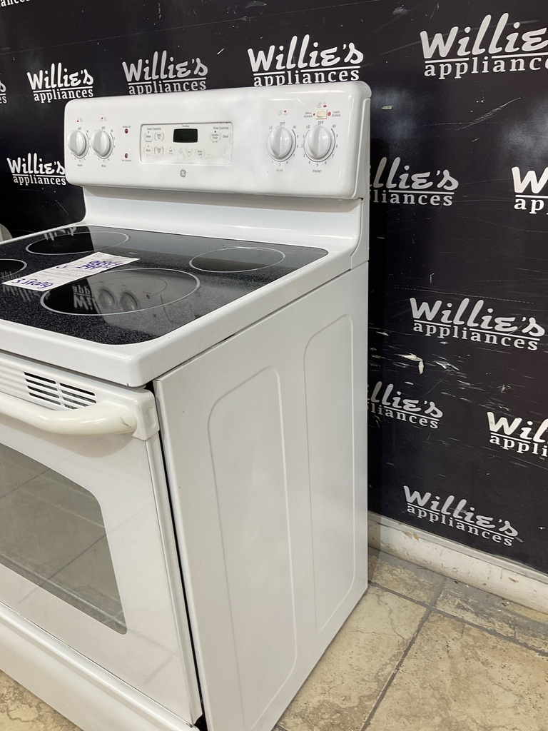 Ge Used Electric Stove 220volts (40/50 aMP) 30inches {3 prong} (White) 