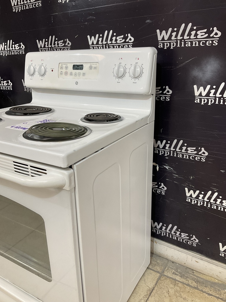 Ge Used Electric Stove 220volts (40/50 AMP) 30inches {4 prong} (White) 