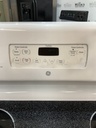 Ge Used Electric Stove 220volts (40/50 aMP) 30inches {3 prong} (White) 