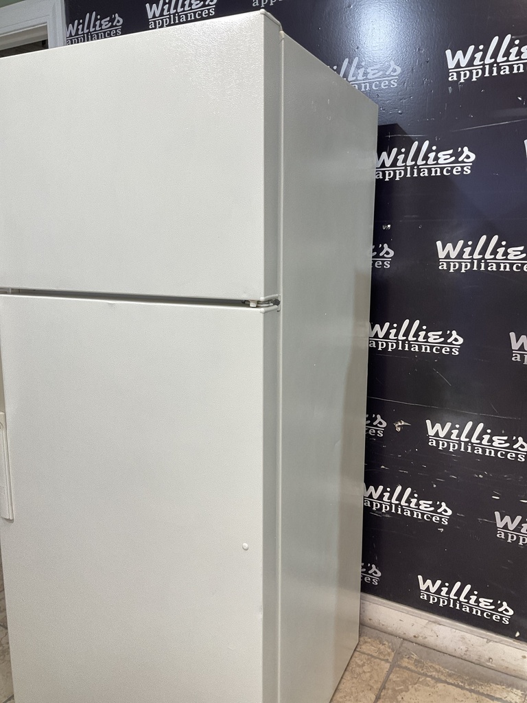 Hotpoint Used Refrigerator Top and Bottom 28x64 1/2” (Bisque) 