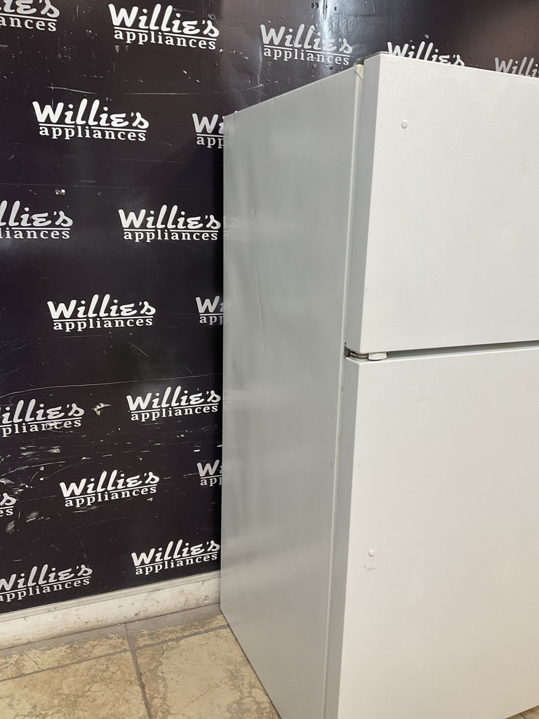 Frigidaire Used Refrigerator Top and 28x59 1/2” (White) 