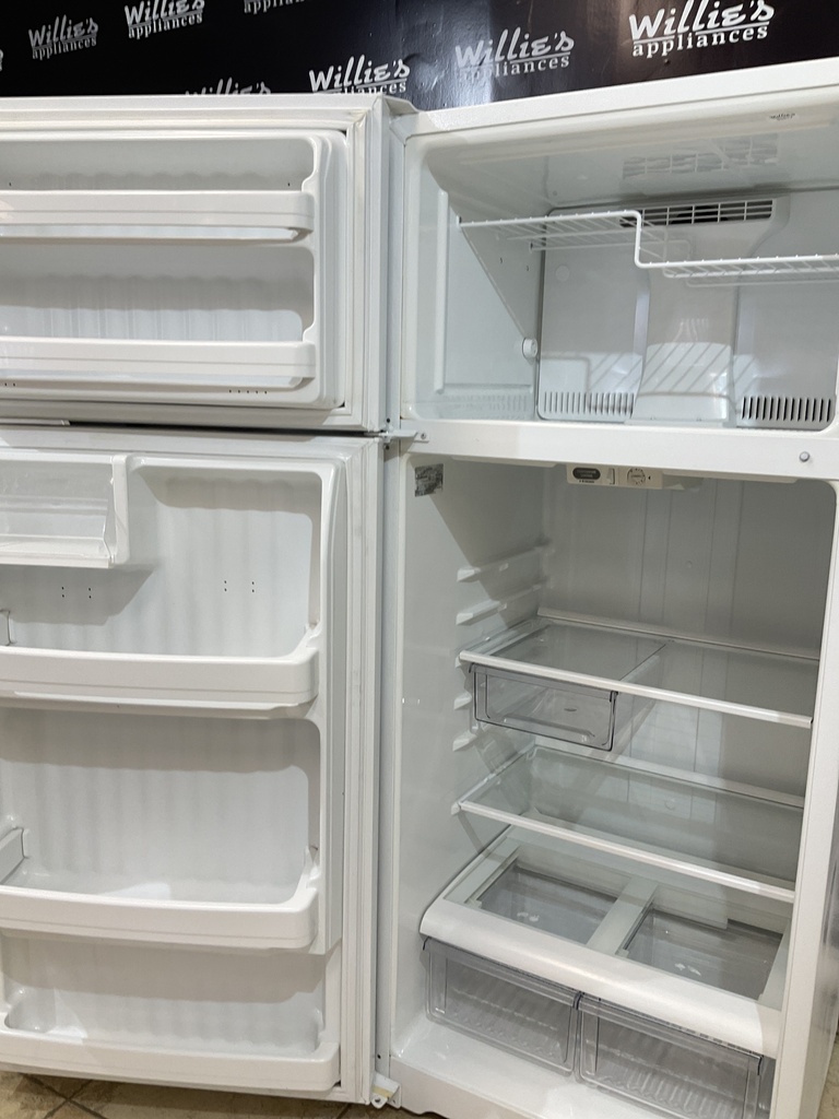 Hotpoint Used Refrigerator Top and Bottom 28x67 (White)