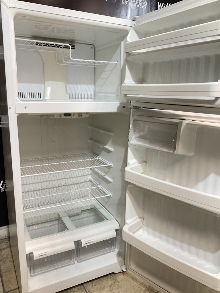 Ge Used Refrigerator Top and Bottom 28x64 1/2” (White)