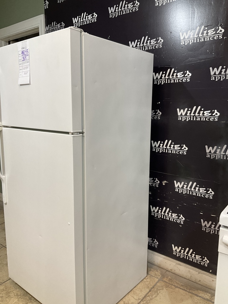 Ge Used Refrigerator Top and Bottom 28x64 1/2” (White)
