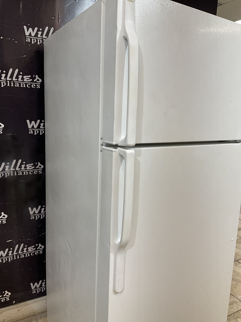 Ge Used Refrigerator Top and Bottom 28x67 (White) 