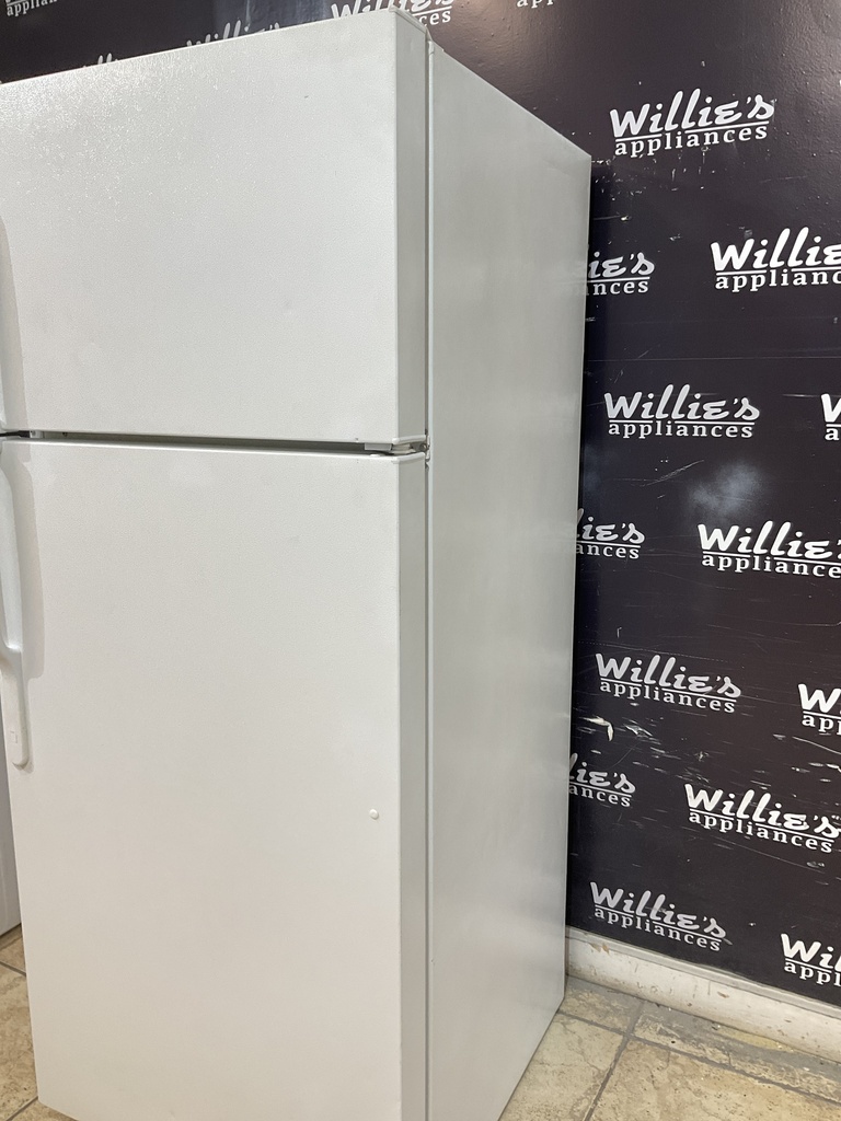 Ge Used Refrigerator Top and Bottom 28x67 (White) 