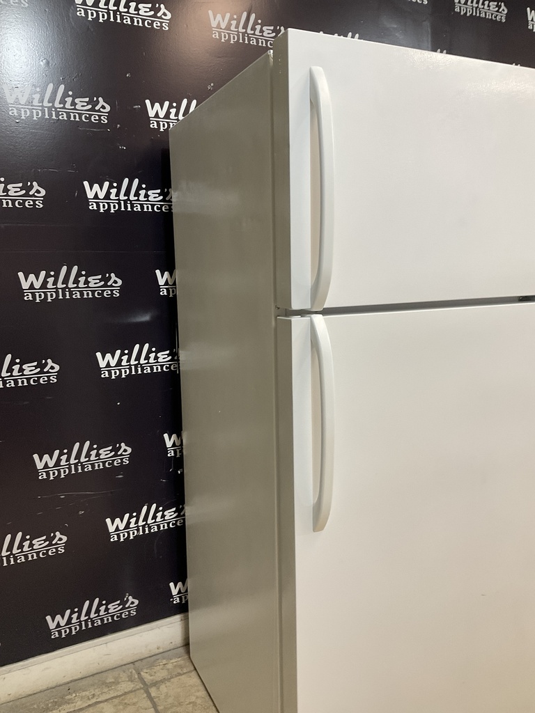 White Westinghouse Used Refrigerator Top and Bottom 30x65 1/2” (White) 