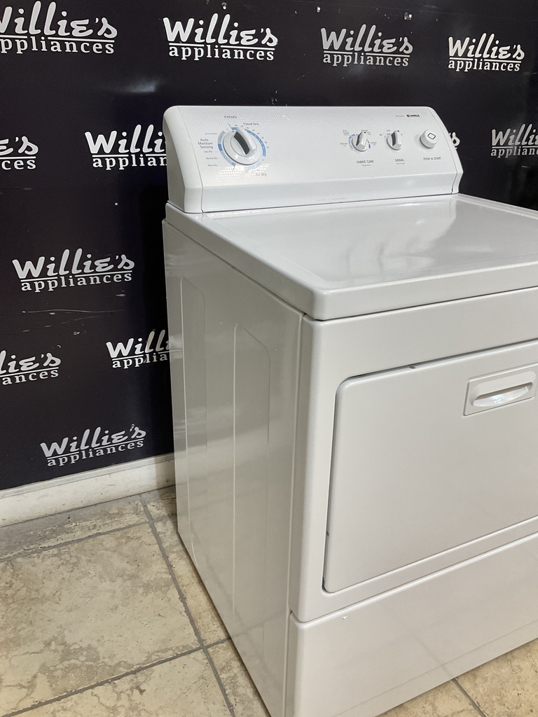 Kenmore Used Electric Dryer 220volts (30 AMP) 27inches {4 prong} (White) 